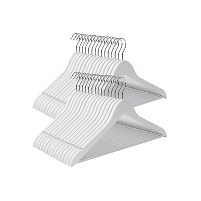 Set van 30 massief houten hangers