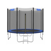 Trampoline met met veiligheidsnet beklede stangen