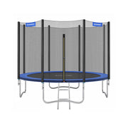 Trampoline met met veiligheidsnet beklede stangen